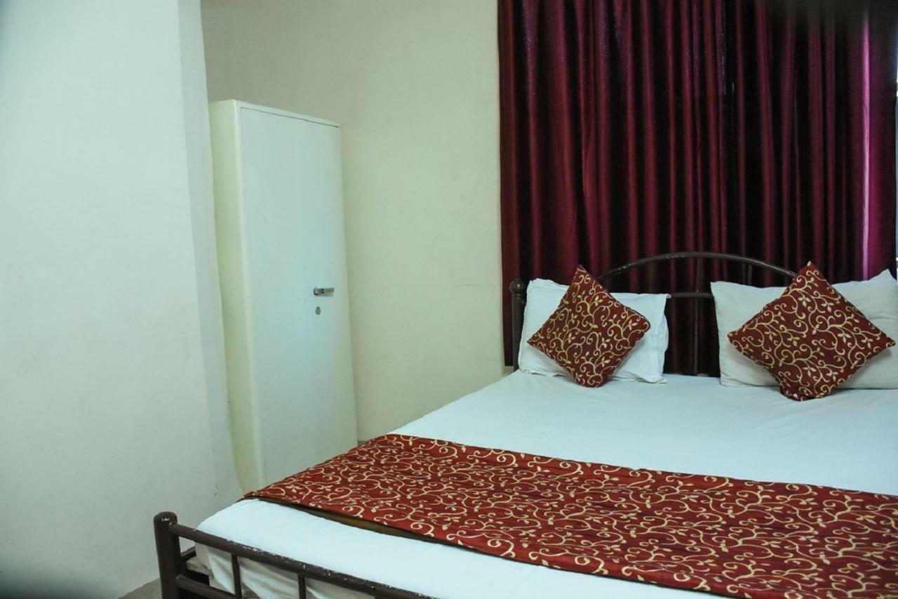 Hotel Dilip Indore Exterior foto