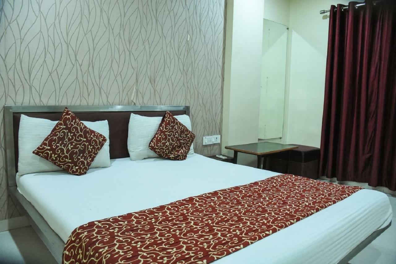 Hotel Dilip Indore Exterior foto